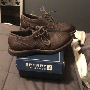 Sperrys men’s size 9. Gold cup bellingham grey
